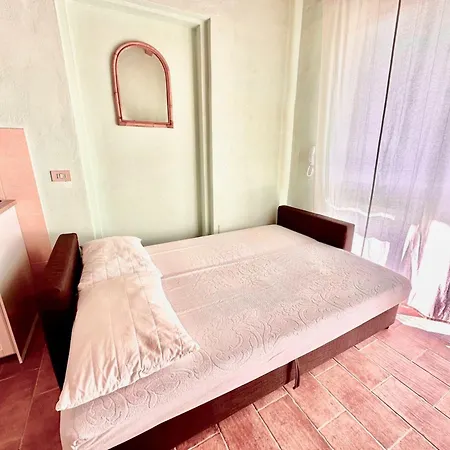 The Mimosa In Historic With Pool And Air Cond In Lejlighed