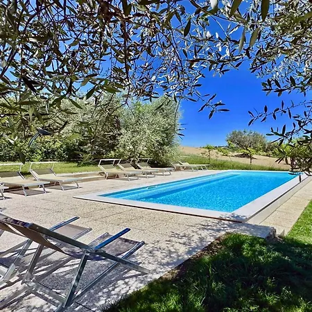 Holiday home The Mimosa With Pool And Ac In